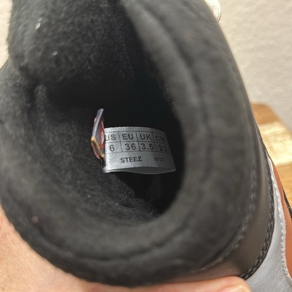 Cougar Steez Waterproof Cold Weather Zebra Boots Size 6 - Picture 8 of 9